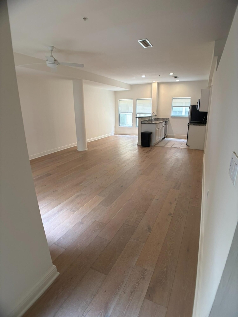 150 Se 3rd Avenue - Photo 18