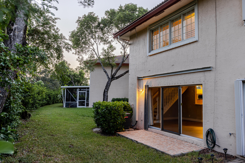 8956 Nw 38th Drive - Photo 2