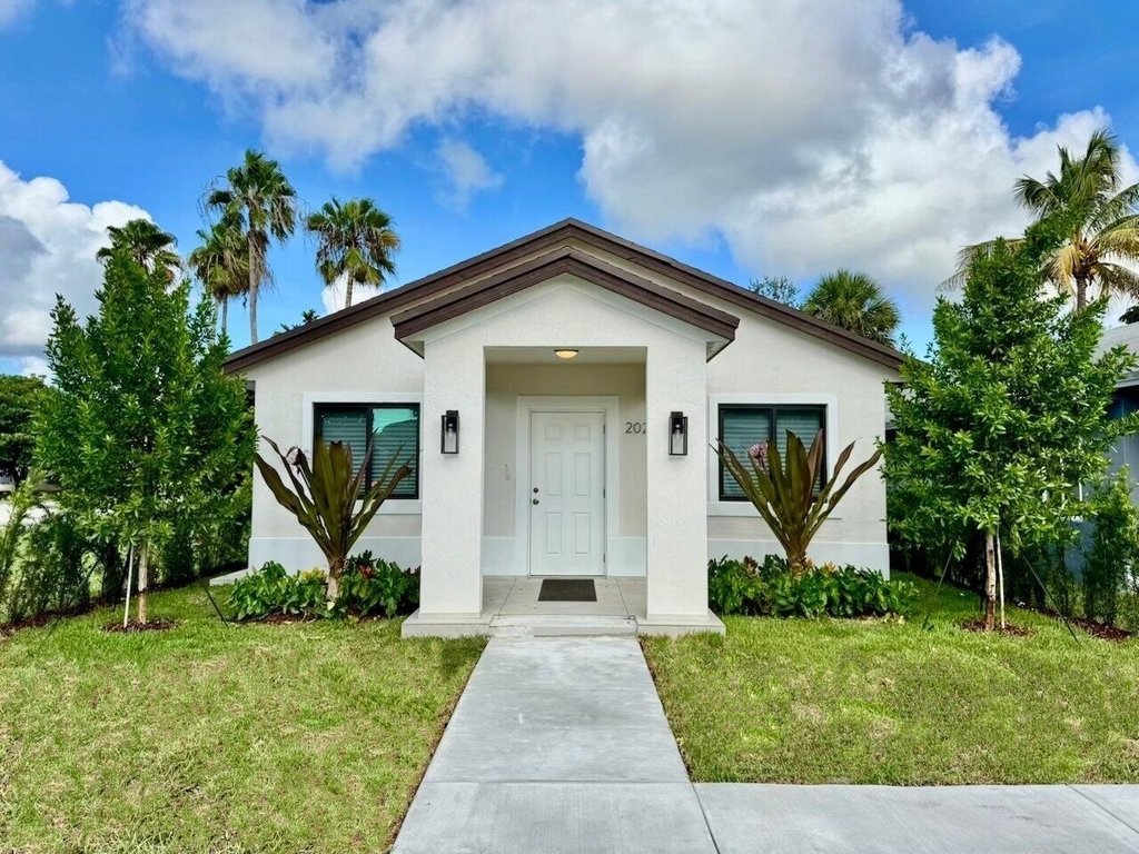 20282 Sw 122nd Court E - Photo 0