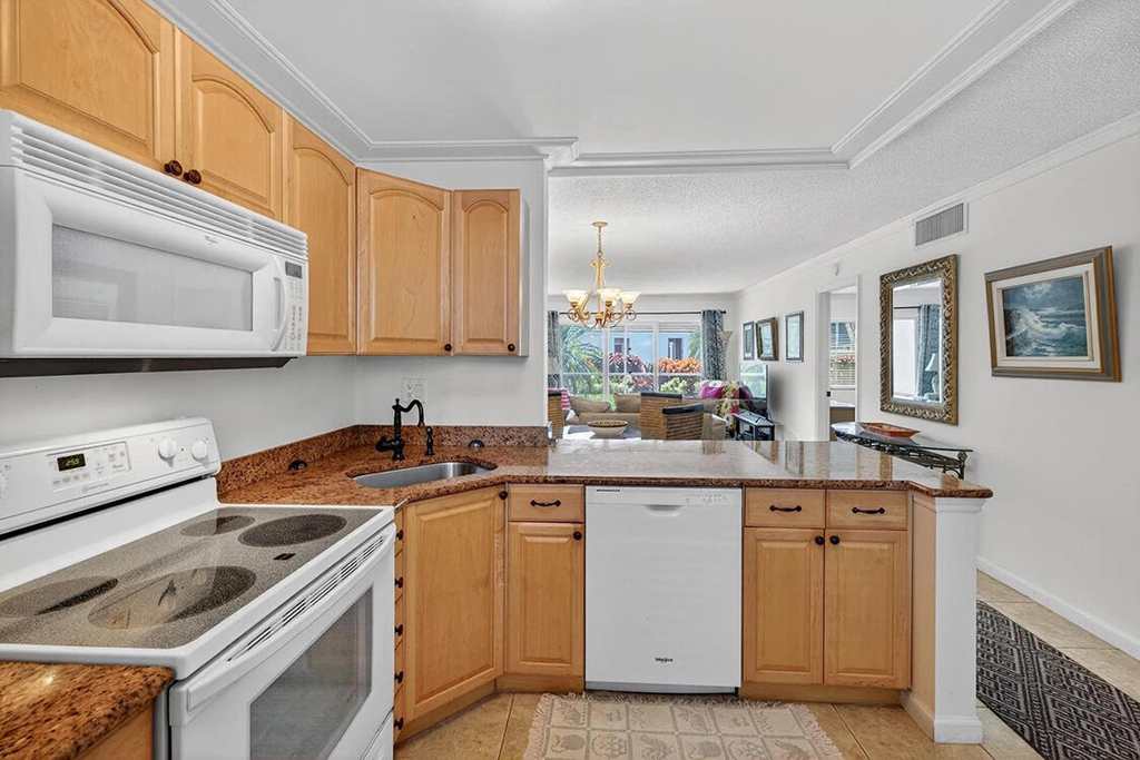 1541 S Ocean Boulevard - Photo 2