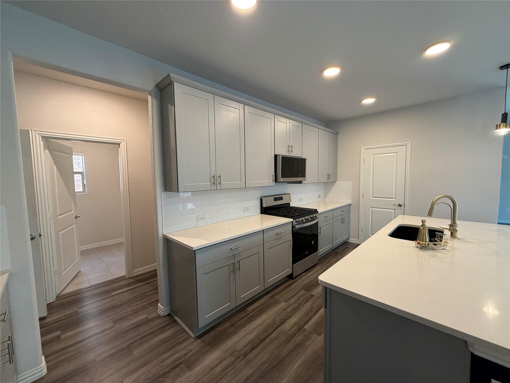 633 Cedar Springs Drive - Photo 6