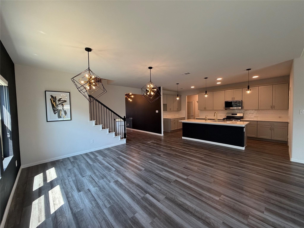 633 Cedar Springs Drive - Photo 9