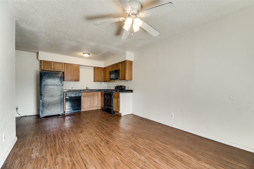 108 E Cedar Street - Photo 8