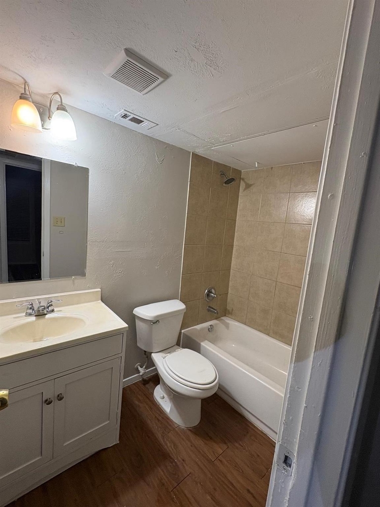 108 E Cedar Street - Photo 18