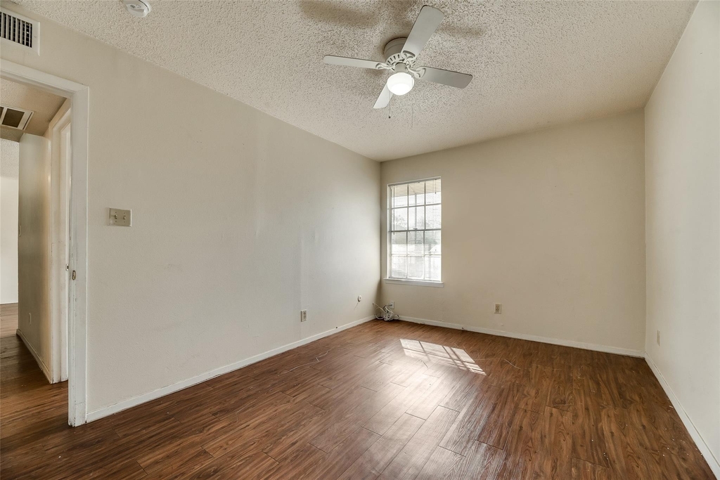 108 E Cedar Street - Photo 11