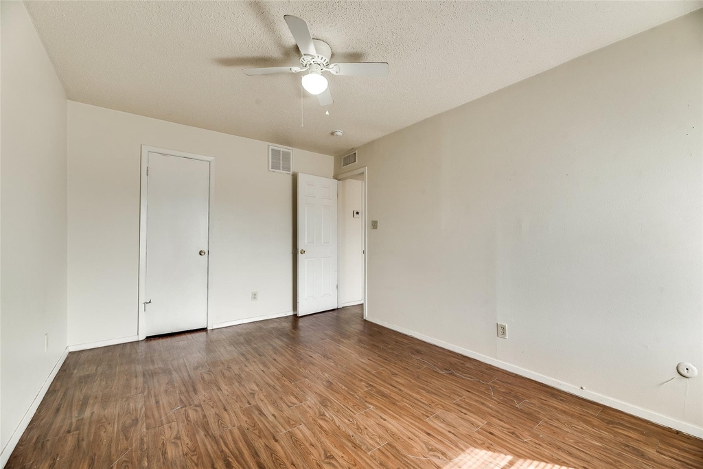 108 E Cedar Street - Photo 10