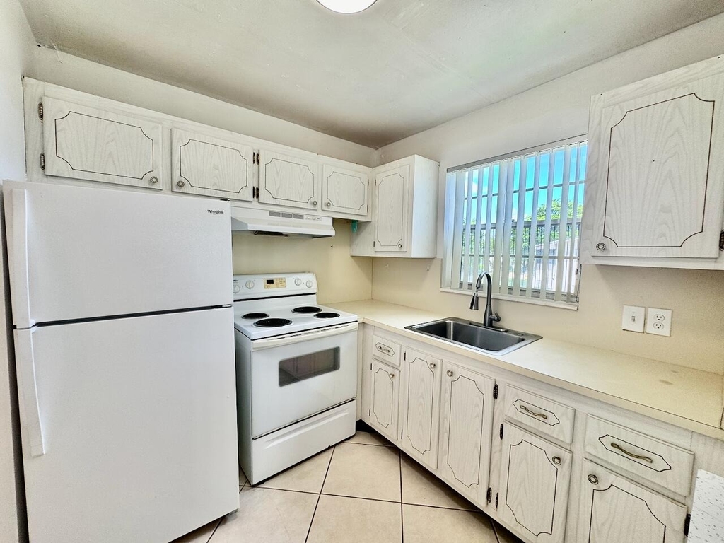 44 Canterbury B - Photo 4