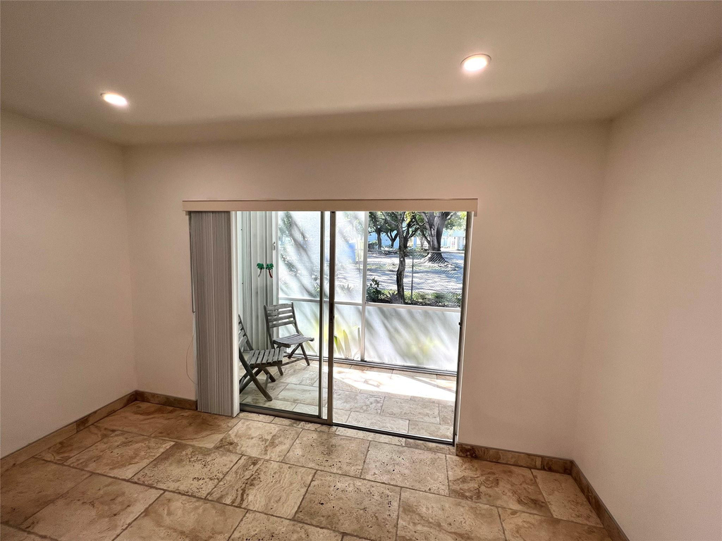2250 Ne 66th Street - Photo 3