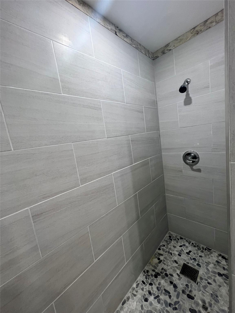 2250 Ne 66th Street - Photo 16