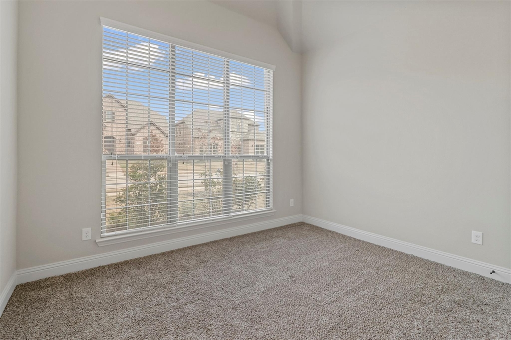1603 Trowbridge Circle - Photo 11