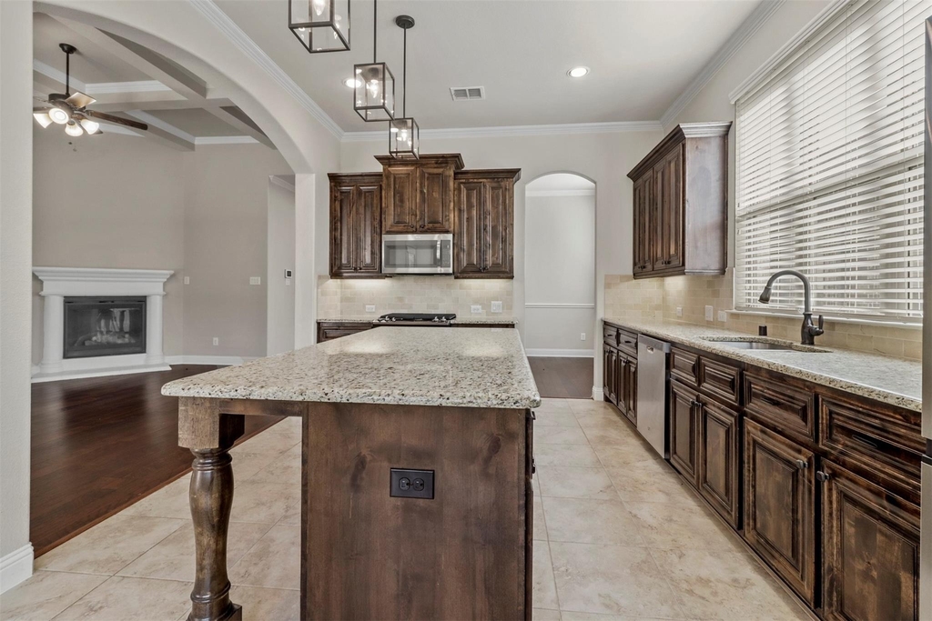 1603 Trowbridge Circle - Photo 5