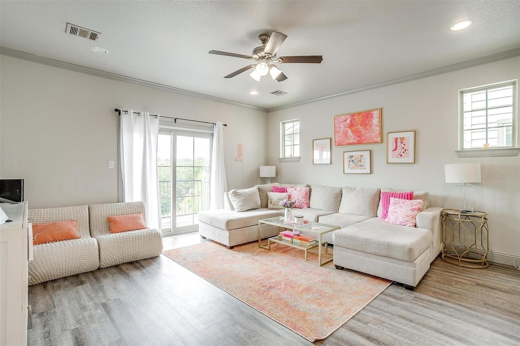 2537 Mccart Avenue - Photo 3