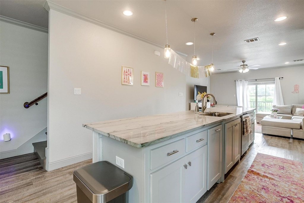 2537 Mccart Avenue - Photo 9