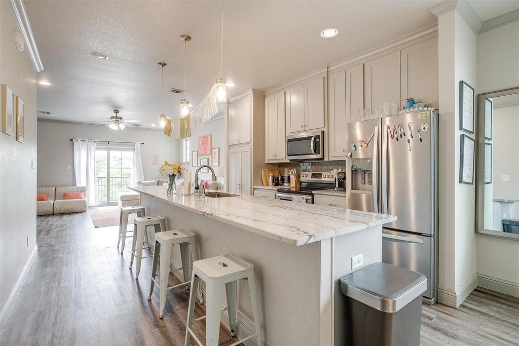 2537 Mccart Avenue - Photo 7