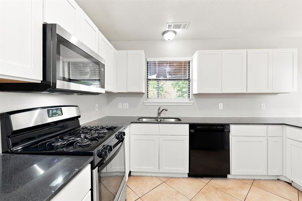 4004 Night Hawk Drive - Photo 3