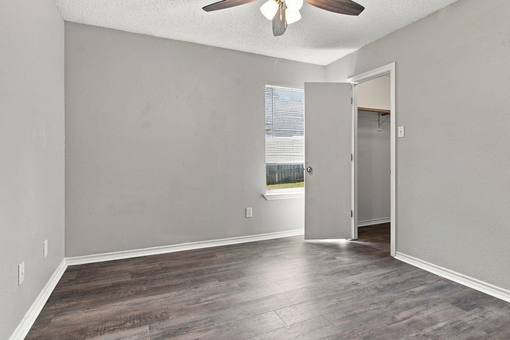 6313 Glen Knoll Drive - Photo 22