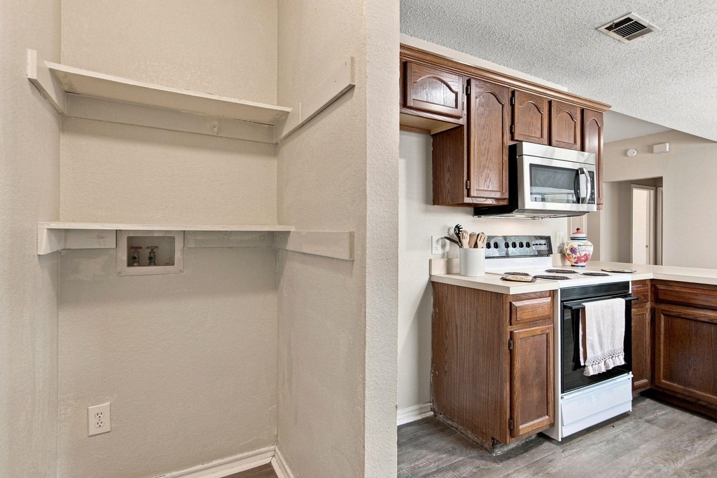6313 Glen Knoll Drive - Photo 15