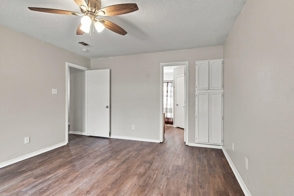 6313 Glen Knoll Drive - Photo 18