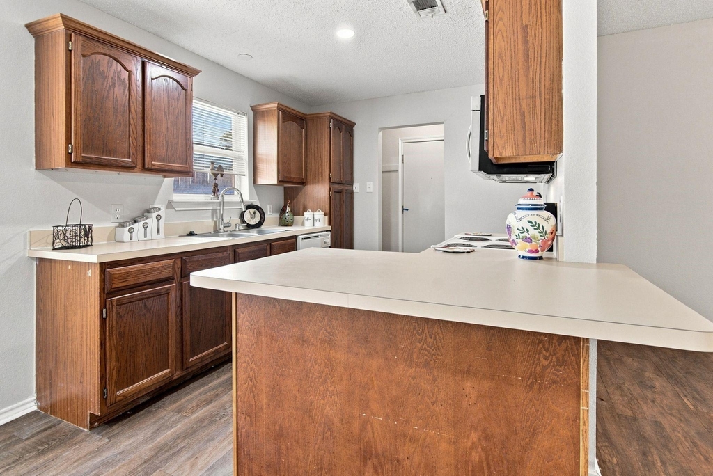 6313 Glen Knoll Drive - Photo 11
