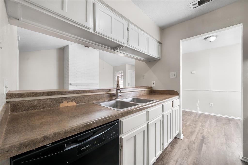 708 Woodland Court - Photo 12