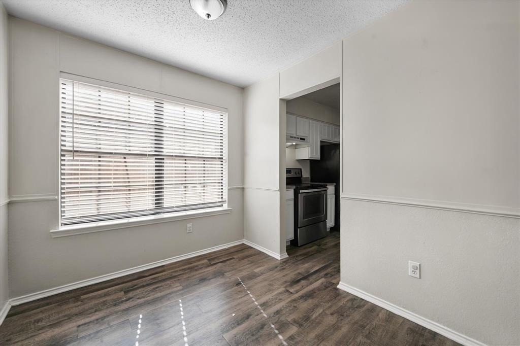 708 Woodland Court - Photo 15