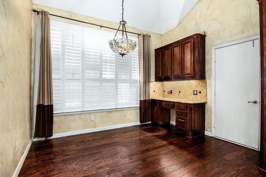 3417 Burnet Drive - Photo 4