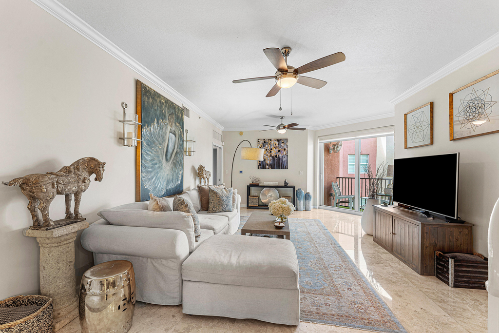 235 Ne 1st Avenue - Photo 2