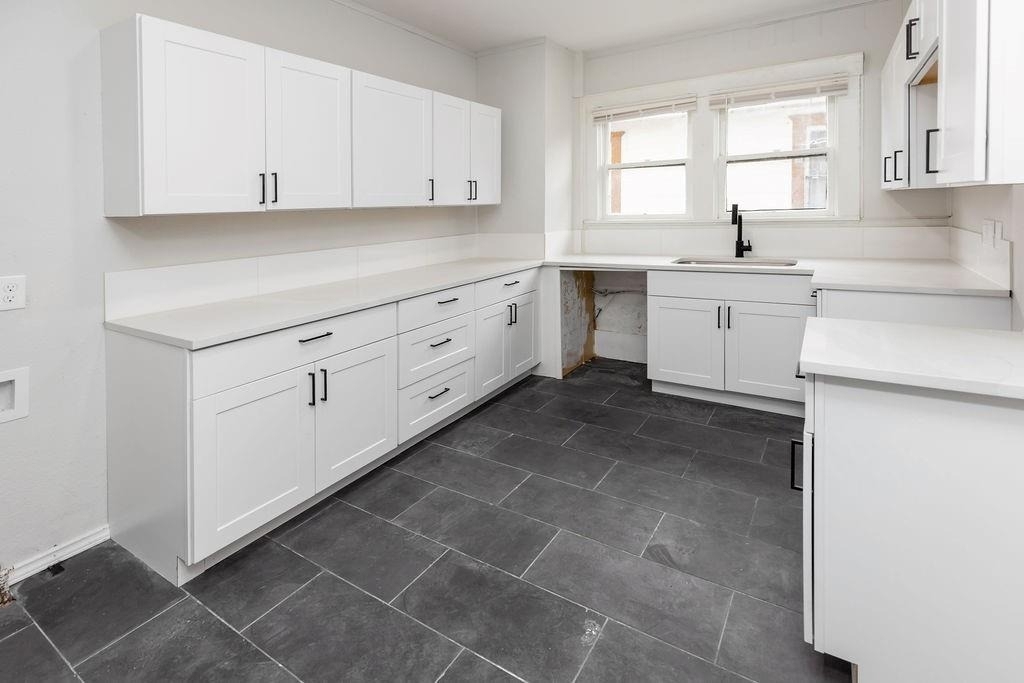 1025 W Walker Street - Photo 8