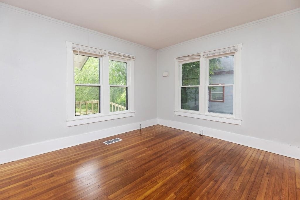 1025 W Walker Street - Photo 11