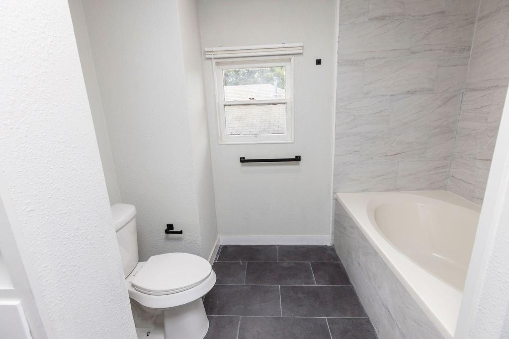1025 W Walker Street - Photo 31