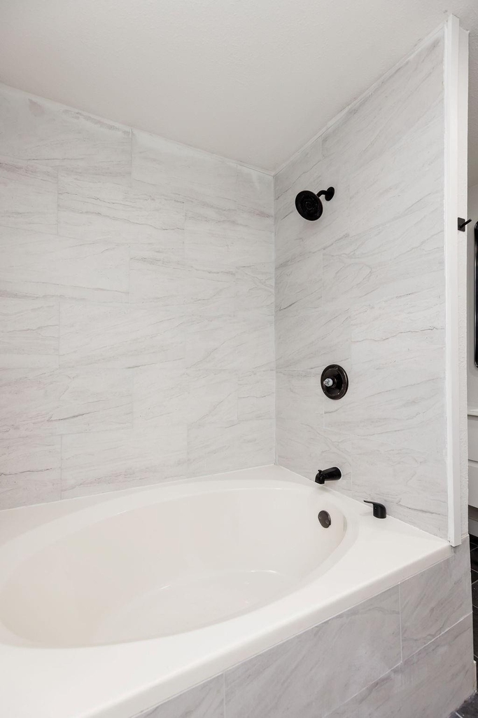 1025 W Walker Street - Photo 16