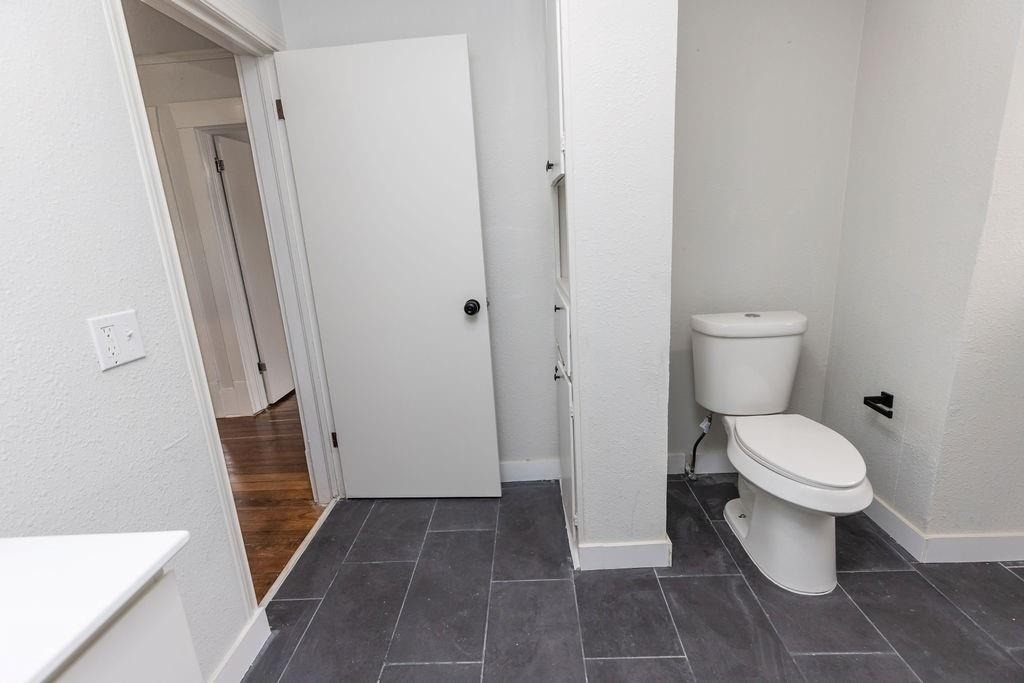1025 W Walker Street - Photo 30