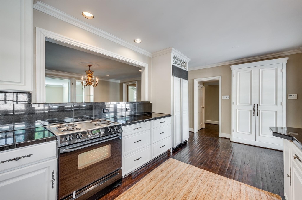 4520 Westway Avenue - Photo 11