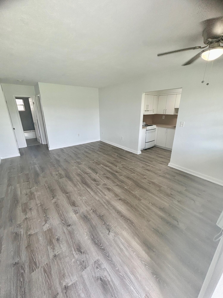 7624 Pembroke Road - Photo 2