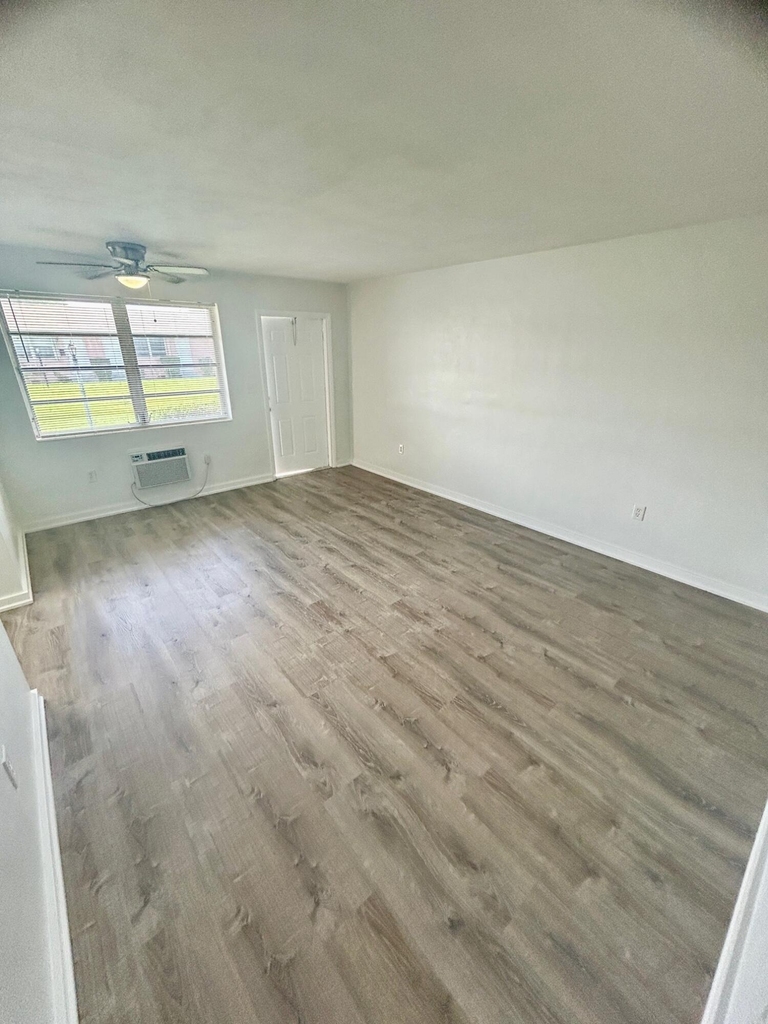 7624 Pembroke Road - Photo 3
