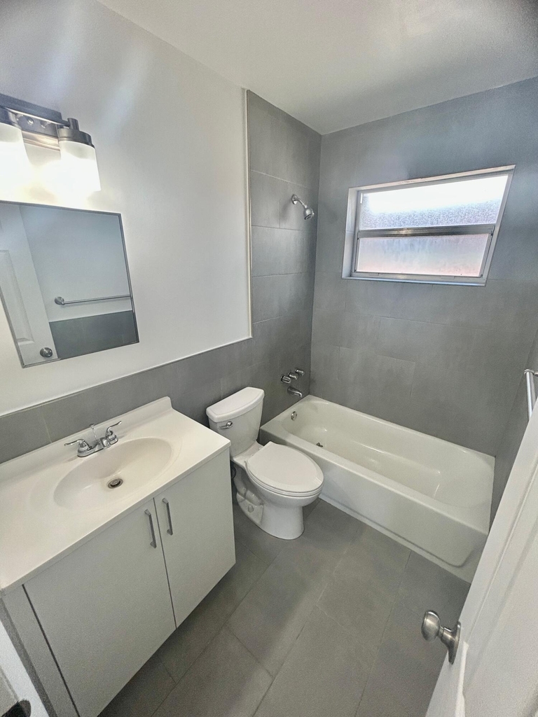 7624 Pembroke Road - Photo 10