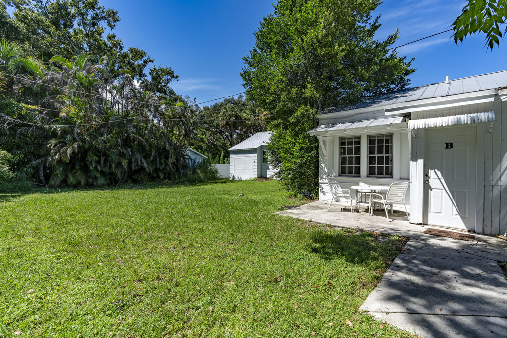 1837 22nd Avenue - Photo 2