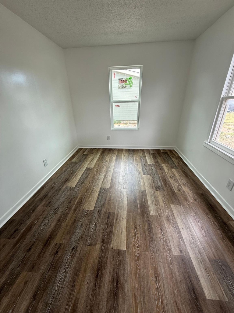 703 Ash Street - Photo 6