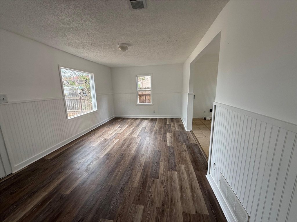 703 Ash Street - Photo 0