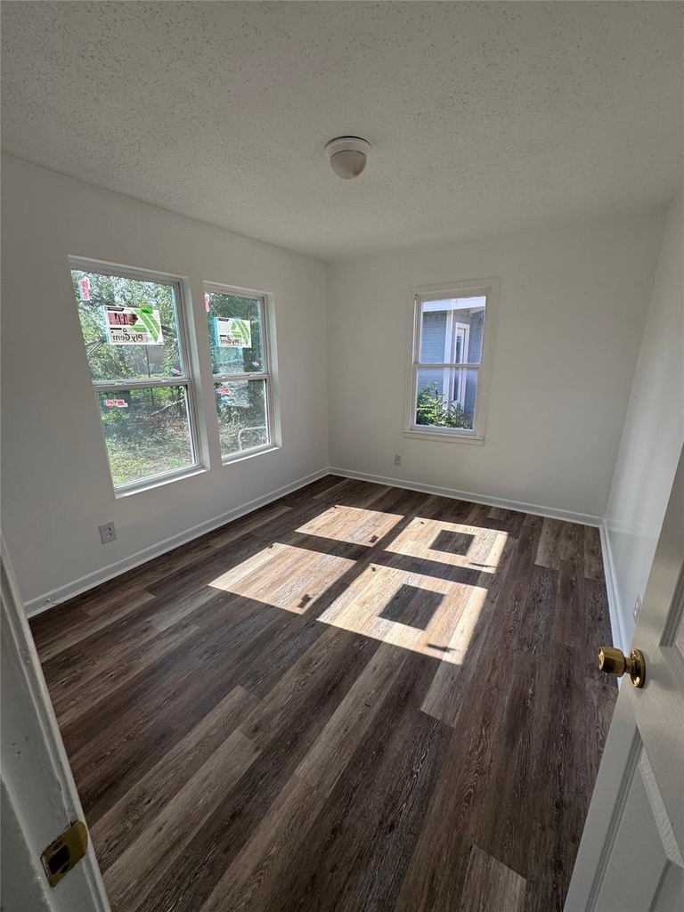 703 Ash Street - Photo 7