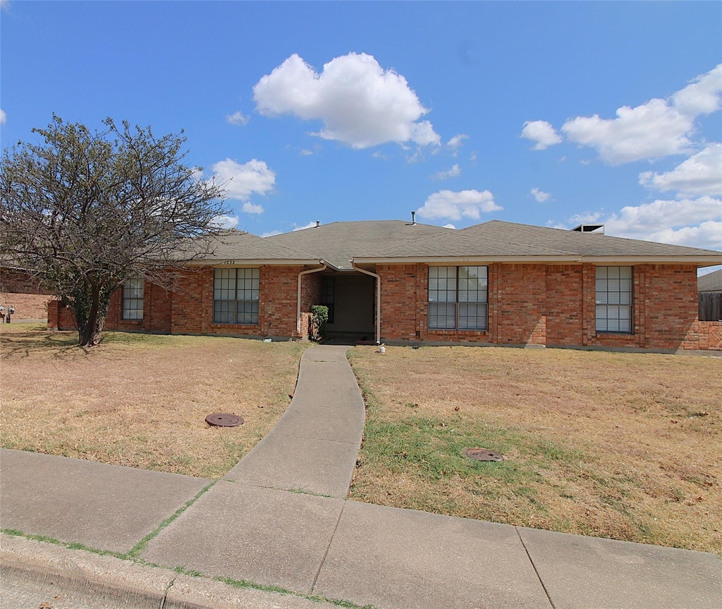 1232 Mockingbird Lane - Photo 0