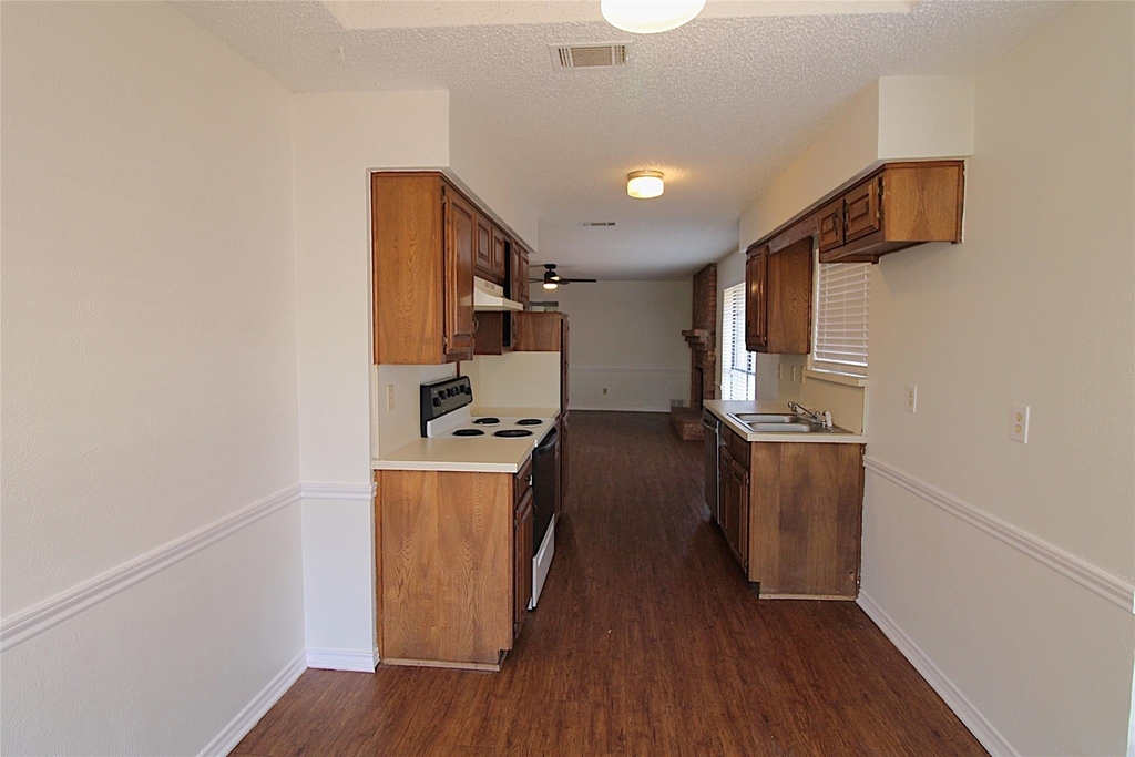 1232 Mockingbird Lane - Photo 3