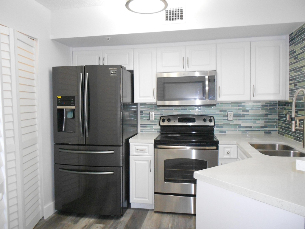 1000 Scotia Drive - Photo 2
