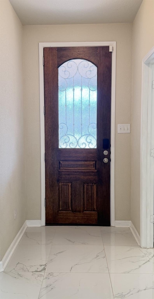 1049 Marietta Lane - Photo 4