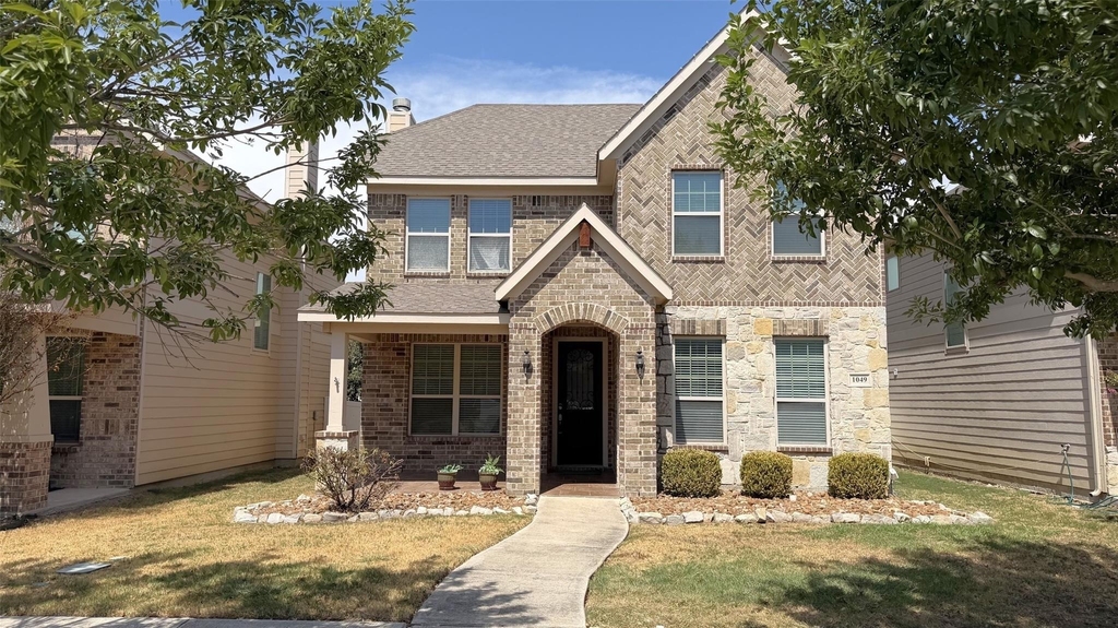 1049 Marietta Lane - Photo 0