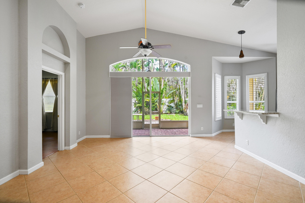 6020 Spring Lake Terrace - Photo 9