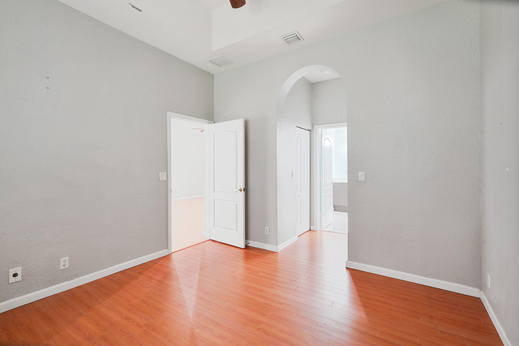 6020 Spring Lake Terrace - Photo 16