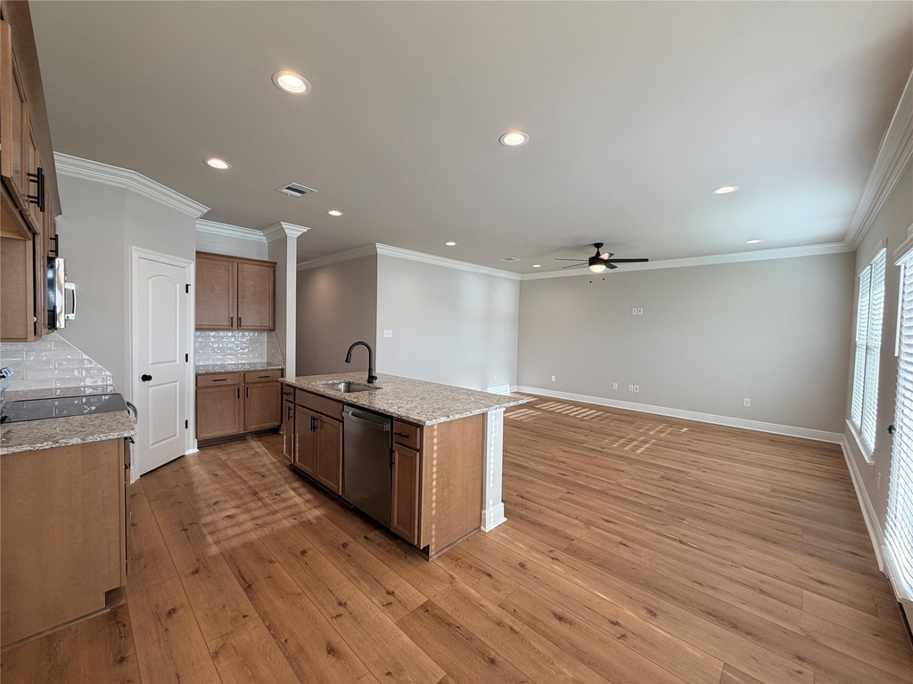 820 Venecia Drive - Photo 4