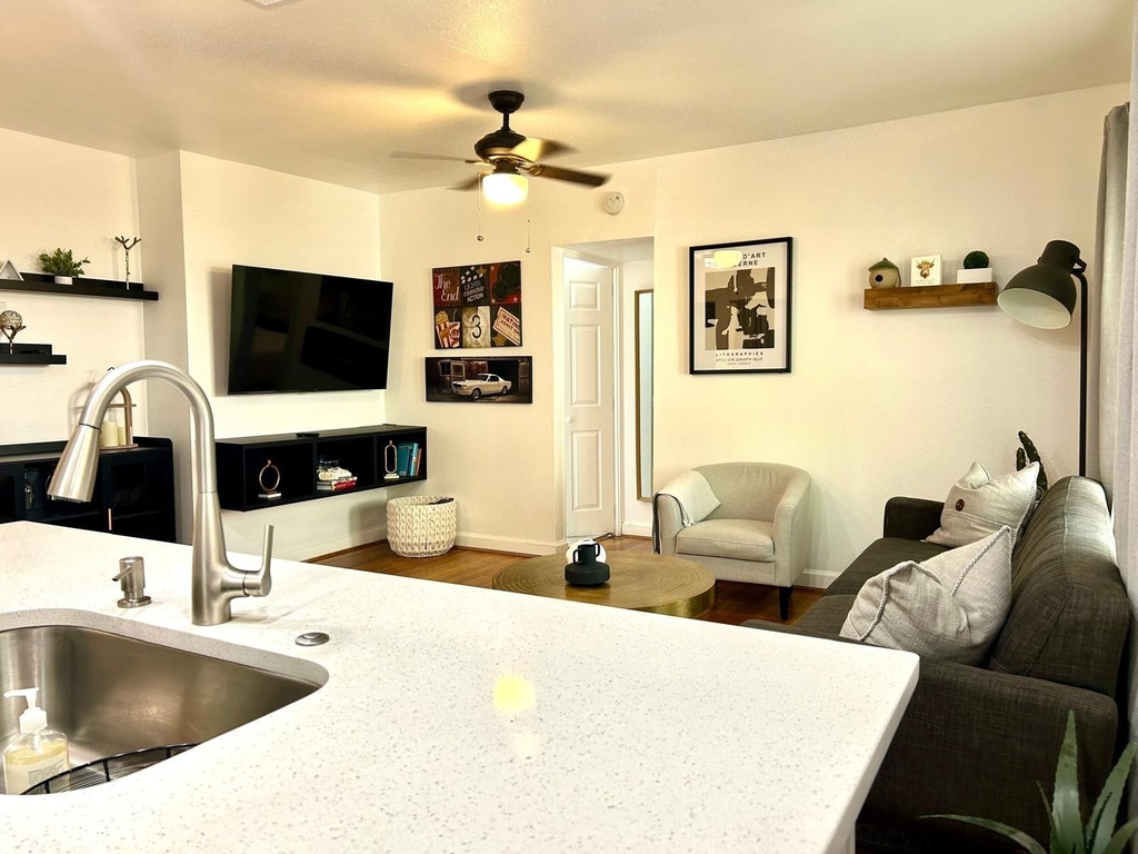 3927 Cole Avenue - Photo 8