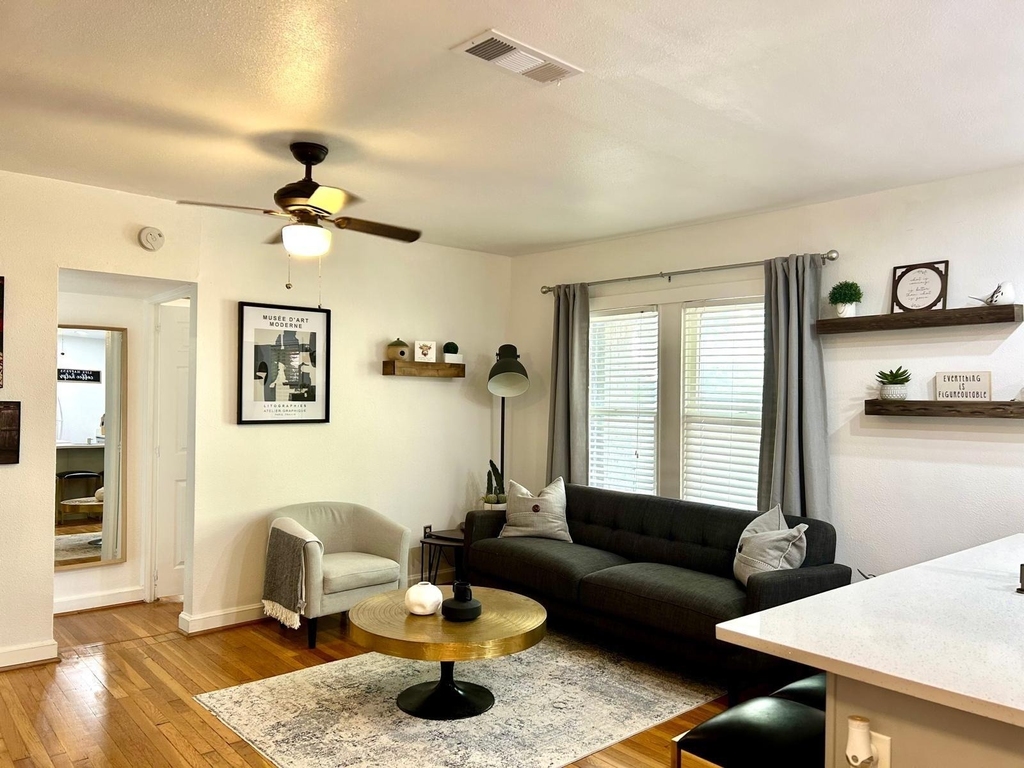 3927 Cole Avenue - Photo 2